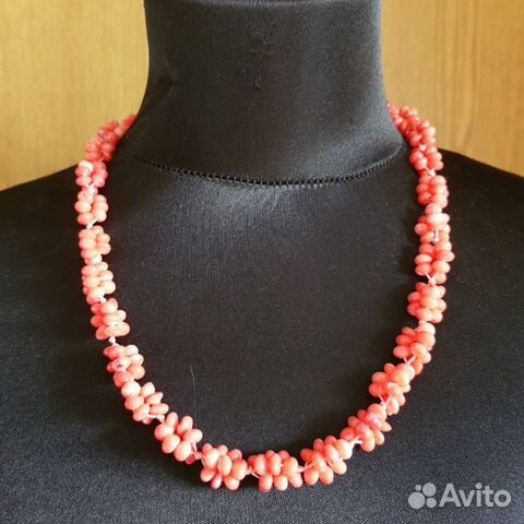 Коралловые бусы