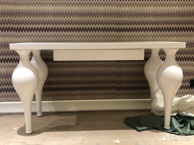 Стол туалетный Стол туалетный