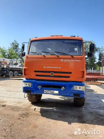 Тягач Камаз 43118 с кму и полуприцепом Тягач Камаз 43118 с кму и полуприцепом