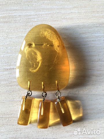 Брошь из янтаря Брошь из янтаря