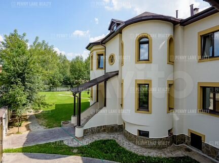 Коттедж 650 м² на участке 15 сот.