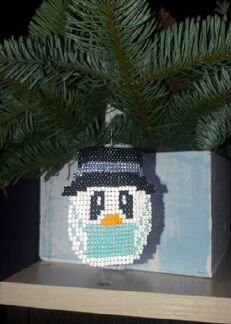 Снеговик в маске