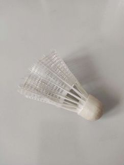 Волан для бадминтона