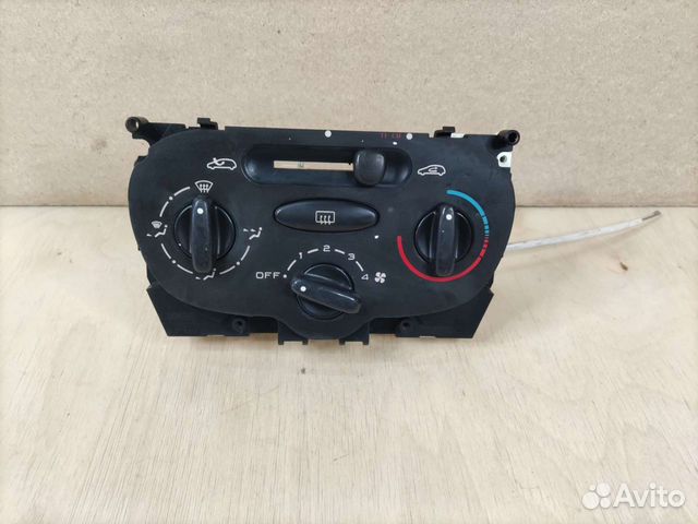 Блок управления печкой Пежо 206