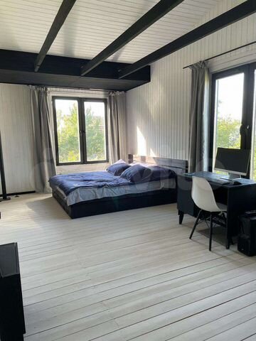 Дом 240 м² на участке 8 сот.