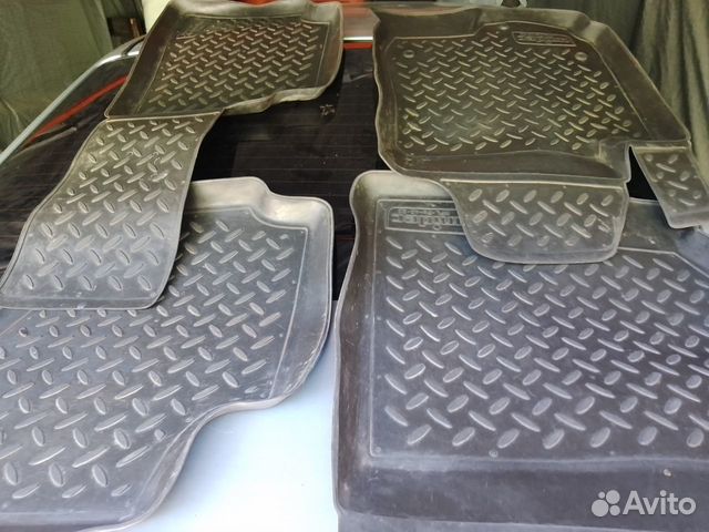 Автомобильные коврики резиновые