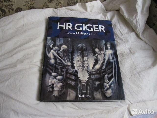 Продается коллекционное издание HR giger