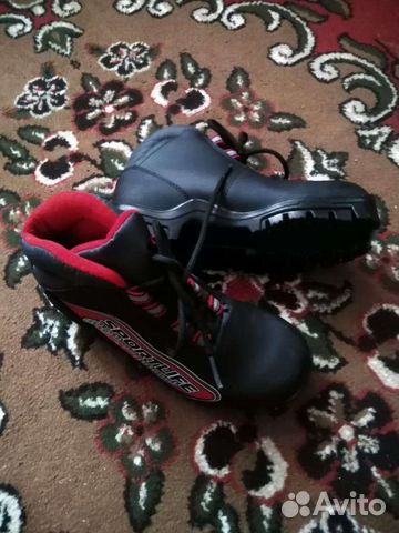 Лыжные ботинки