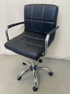 Стул мастера на колесах