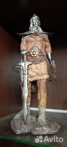 Статуэтка воина