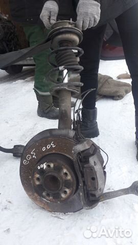 BMW Е60 520D Кулак поворотный правый