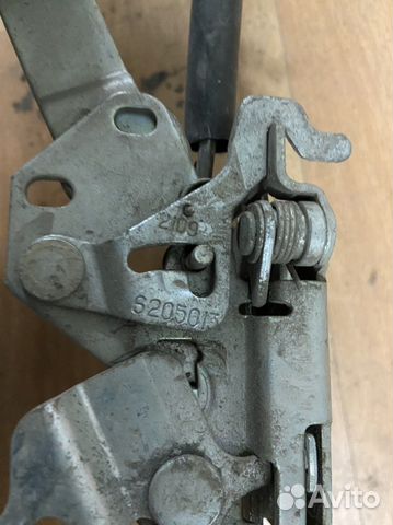 Замок двери задней левой приора