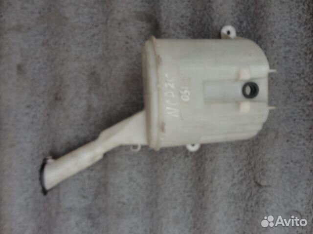 Бачок омывателя Toyota Fun Cargo 1999-2005