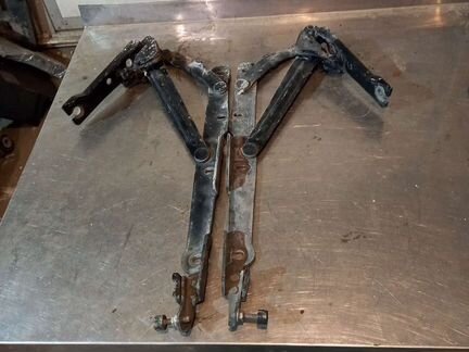 Петля крышки багажника Mercedes W220