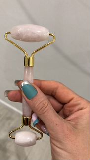 Массажер для лица брагоценный камень