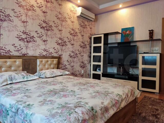 1-к. квартира, 42 м², 1/4 эт.