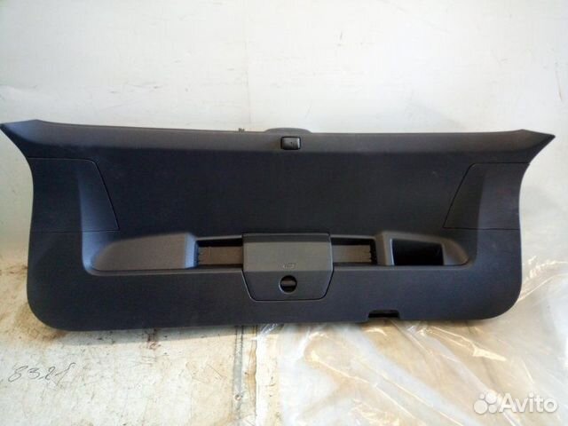 Обшивка крышки багажника задняя Volkswagen Tiguan