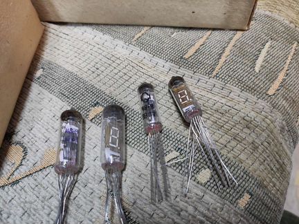 Радиолампы,индикаторы ив/ин,панельки