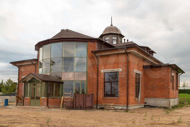 Дом 383 м² на участке 38,5 сот.