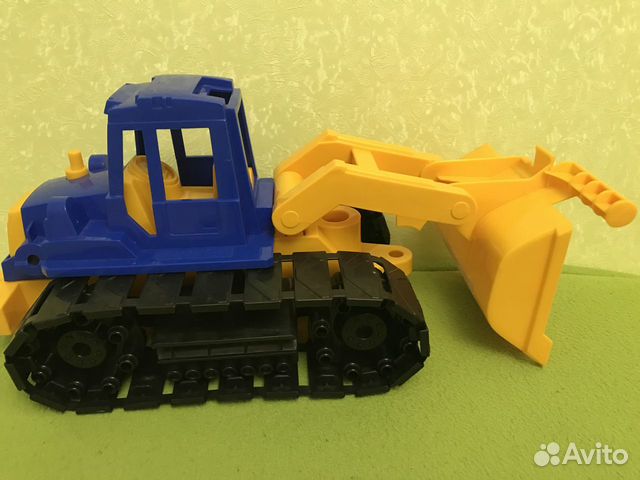 Машинка трактор