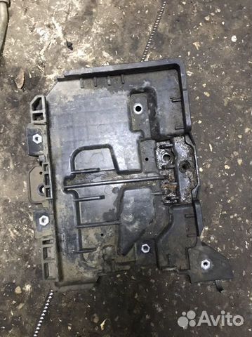 Площадка акб на Hyundai Solaris 2