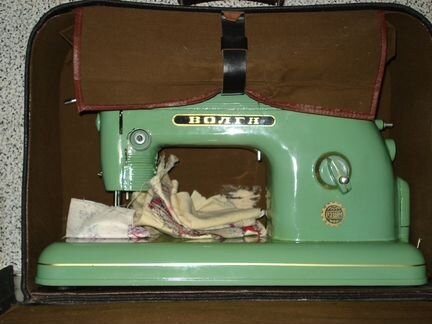 Швейная машина Волга
