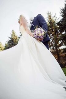 Свадебное платье 44-46 со шлейфом