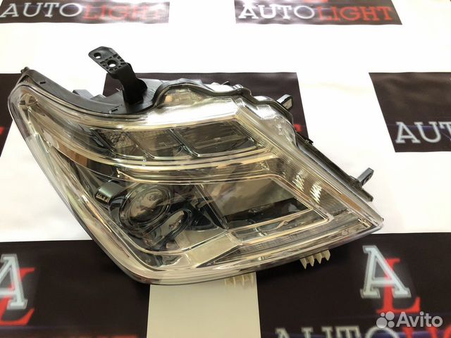 Фара Nissan Patrol Y62 2014-2017 правая