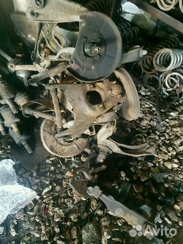 Рычаг и кулак ваз 2107 и 2106(авторазбор)