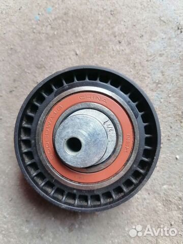 Ролик-натяжитель ремня грм