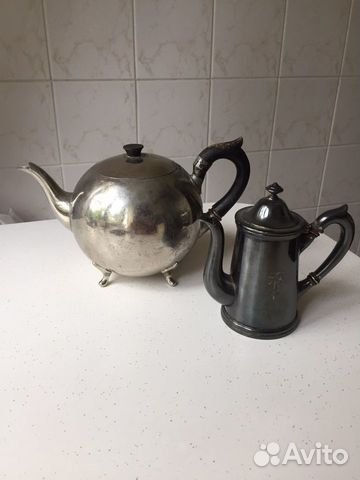 Заварочный чайник и молочник