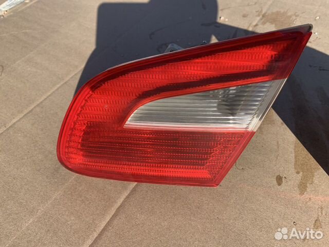 Фонарь правый в крышку багажника Skoda Supeb 2