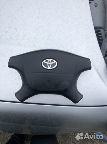 Подушка безопасности водителя Toyota Avensis t22