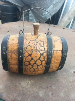 Деревянный бочонок