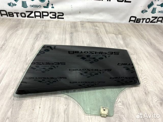 Стекло двери заднее левое Mazda 3 BL 2008 2009