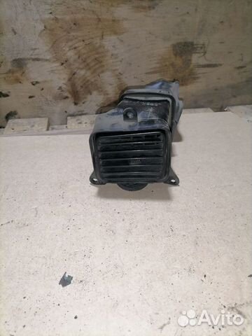 Дефлектор воздушный левый Toyota Carina E