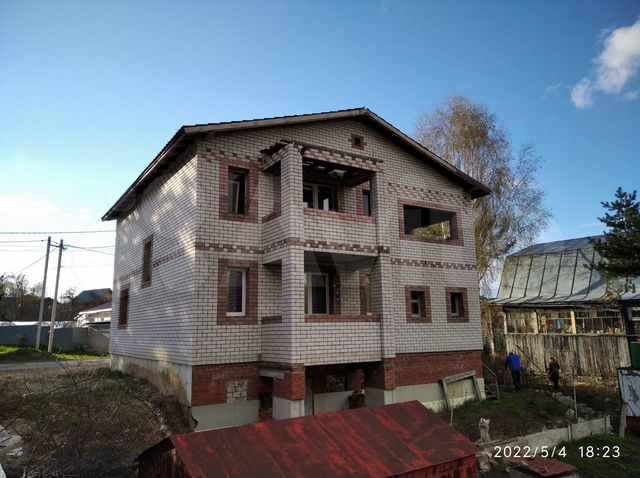 Коттедж 277 м² на участке 14 сот.