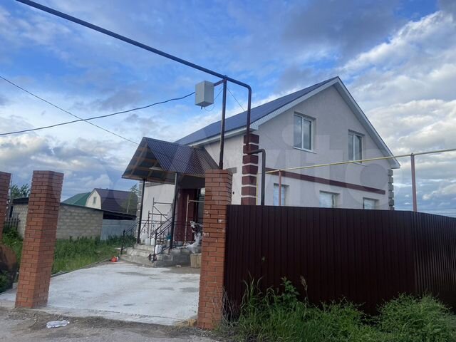 Дом 176 м² на участке 5 сот.