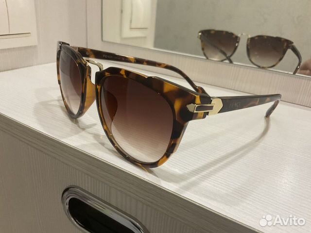 Солнцезащитные итальянские очки fendi