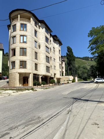 2-к. квартира, 75 м², 2/5 эт.