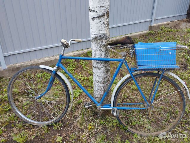 Старенький велосипед для декорации