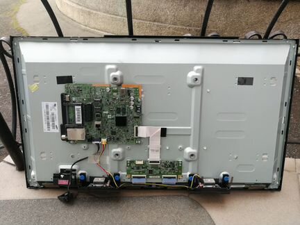Телевизор Samsung UE32J5205 (Разбор)(По запчастям)
