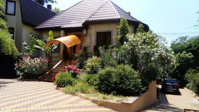 Комната 30 м² в 1-к., 1/2 эт.