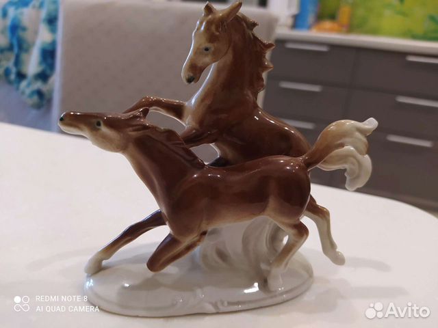 Редкая фарфоровая статуэтка Лошади