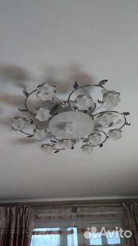 Люстра и два бра