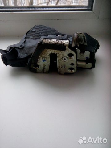 Продам замок двери тойота авенсис 2 рестайлинг