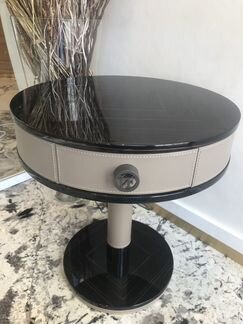 Итальянский столик фабрики Vittoria Frigerio