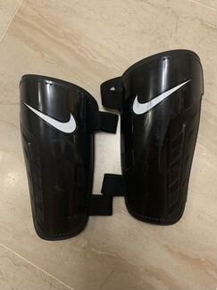 Щитки футбольные nike