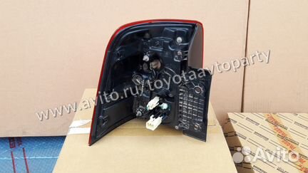 Фонарь Toyota Land Cruiser 200 12-15