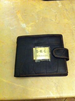 Новый кожаный кошелек